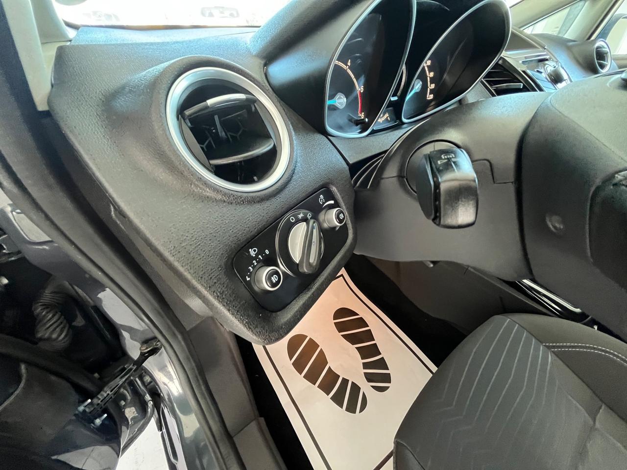 Ford Fiesta 1.5 TDCi 75CV 5 porte Titanium