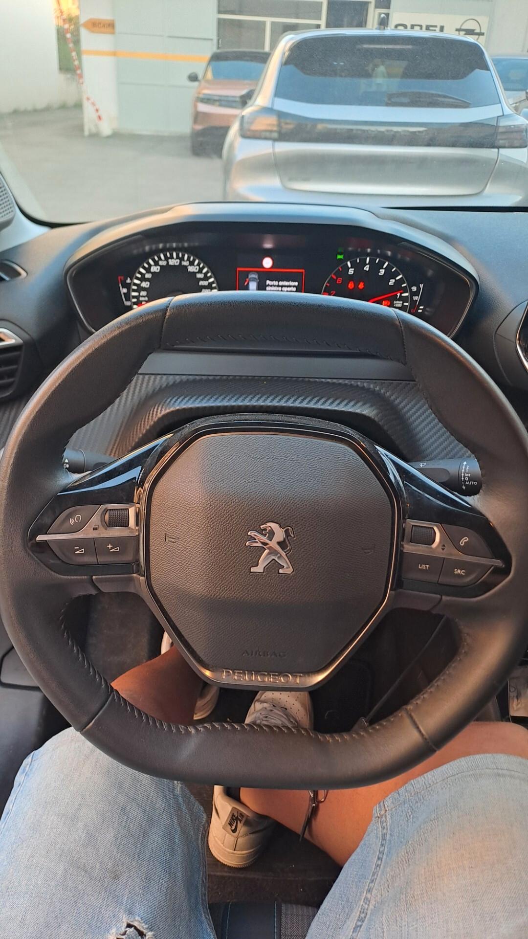 Peugeot 208 100CV Allure Pack