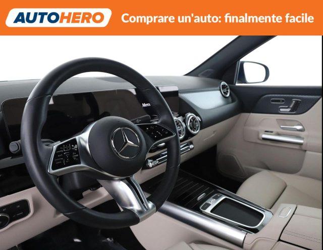 MERCEDES-BENZ GLA 180 Automatic Progressive Advanced