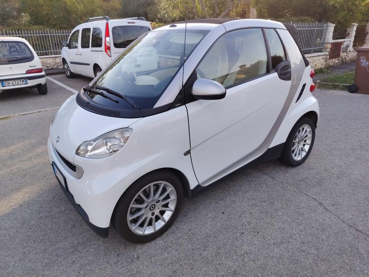 Smart ForTwo 1000 62 kW cabrio passion