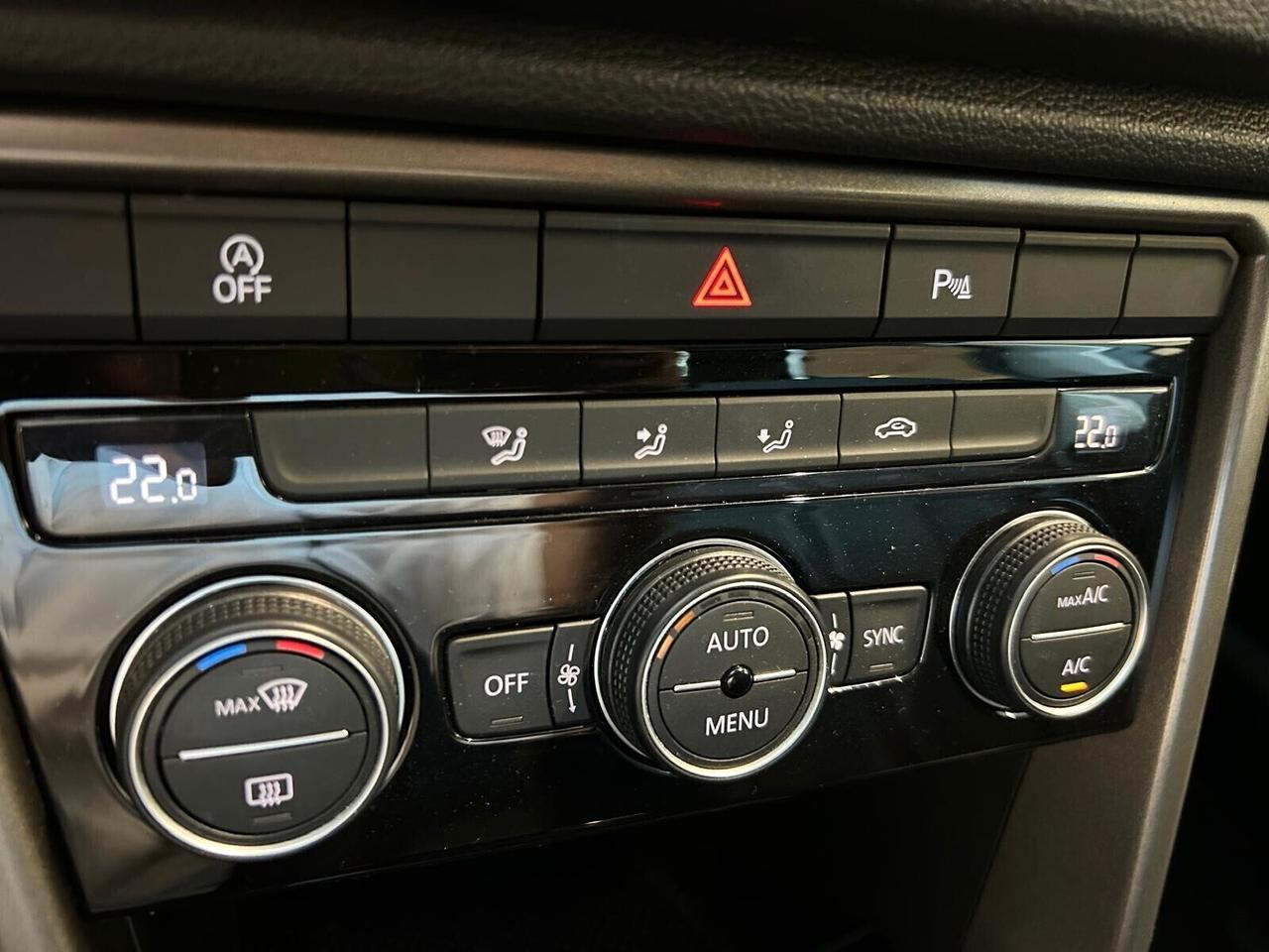 Volkswagen T-Roc STYLE 1.0 TSI 110 CV 6mt UNICO PR.