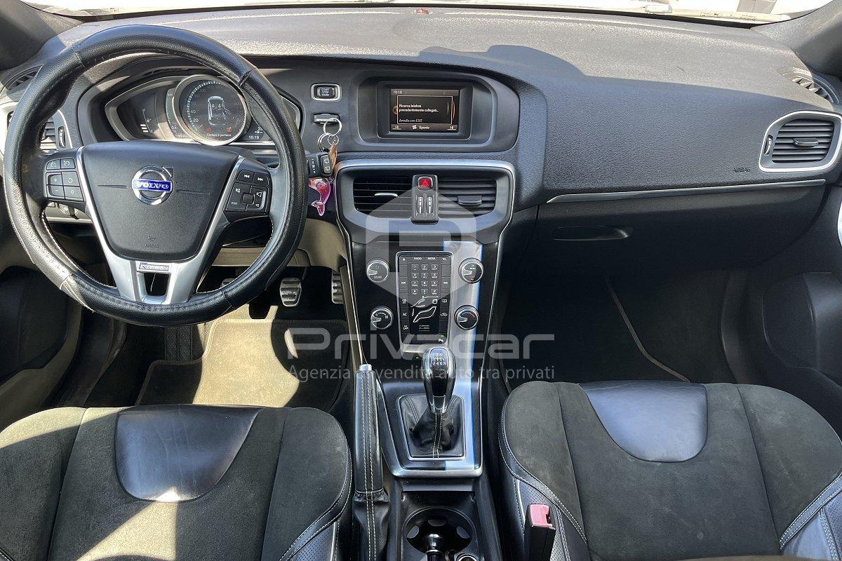 VOLVO V40 D2 R-design Kinetic
