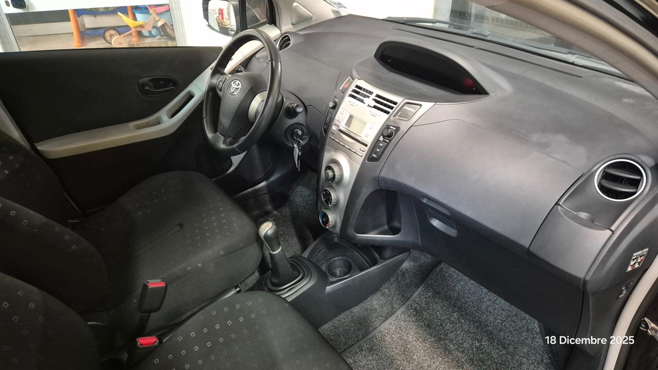 Toyota Yaris 1.0 5 porte Sol