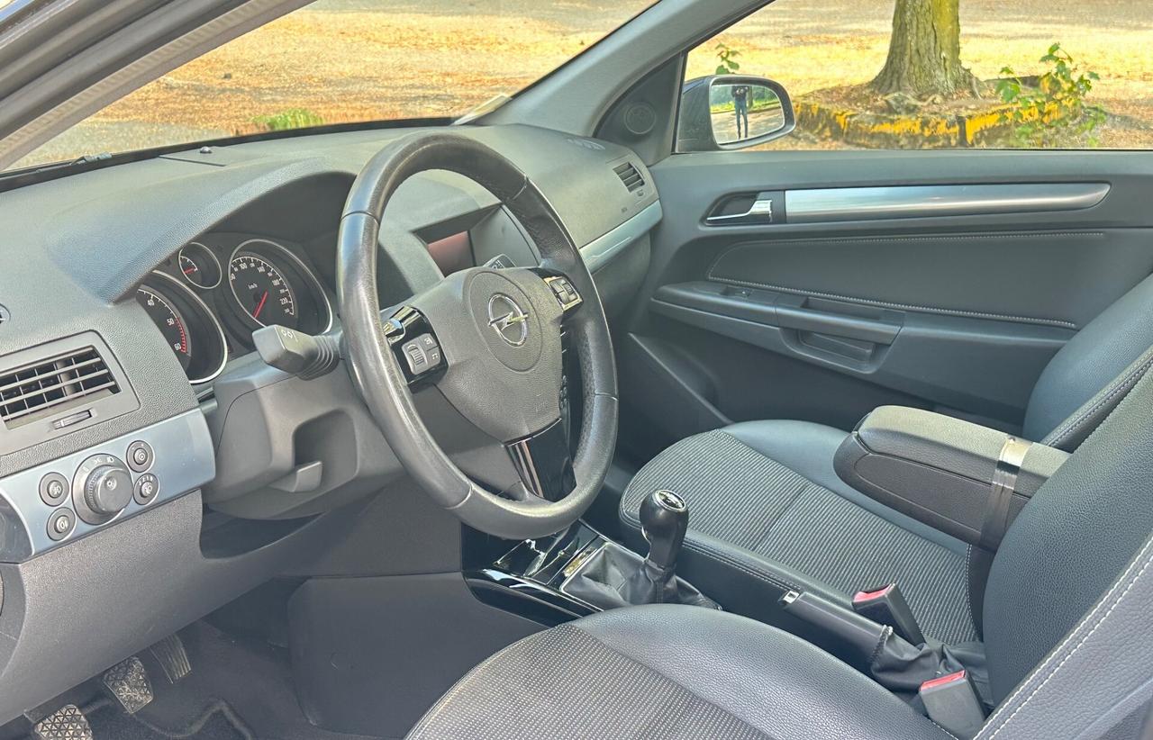 Opel Astra 1.7 CDTI 125CV 5 porte Cosmo