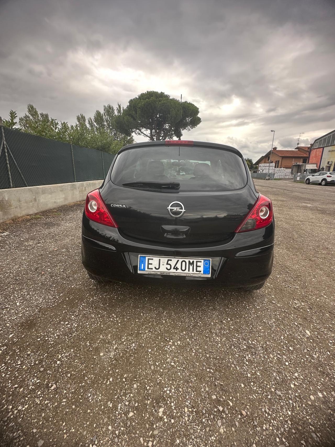Opel Corsa 1.2 85CV 3 porte GPL-TECH Club