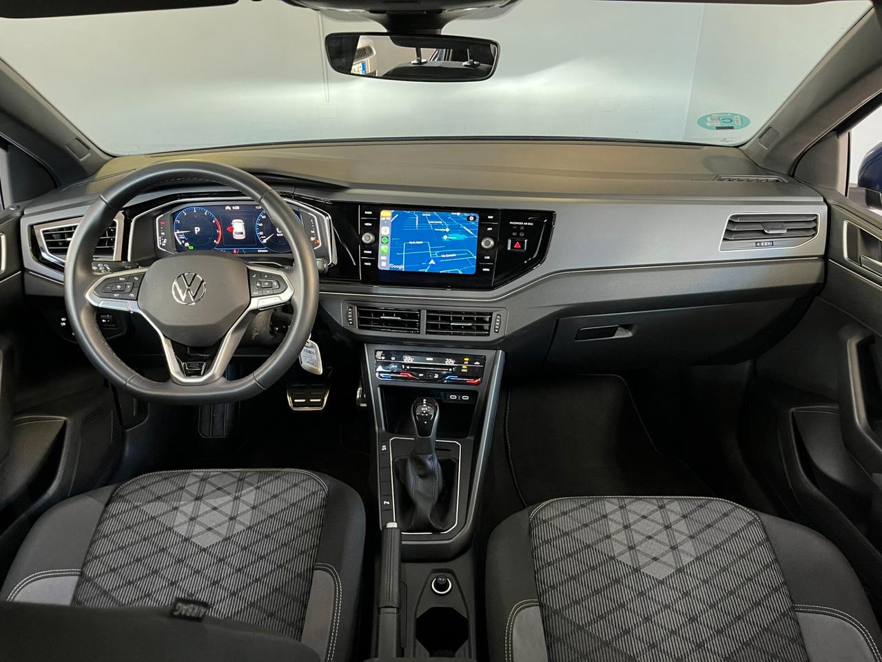 Volkswagen Polo 1.0cc TSI 110cv DSG "R-LINE" SOLO 8.250KM