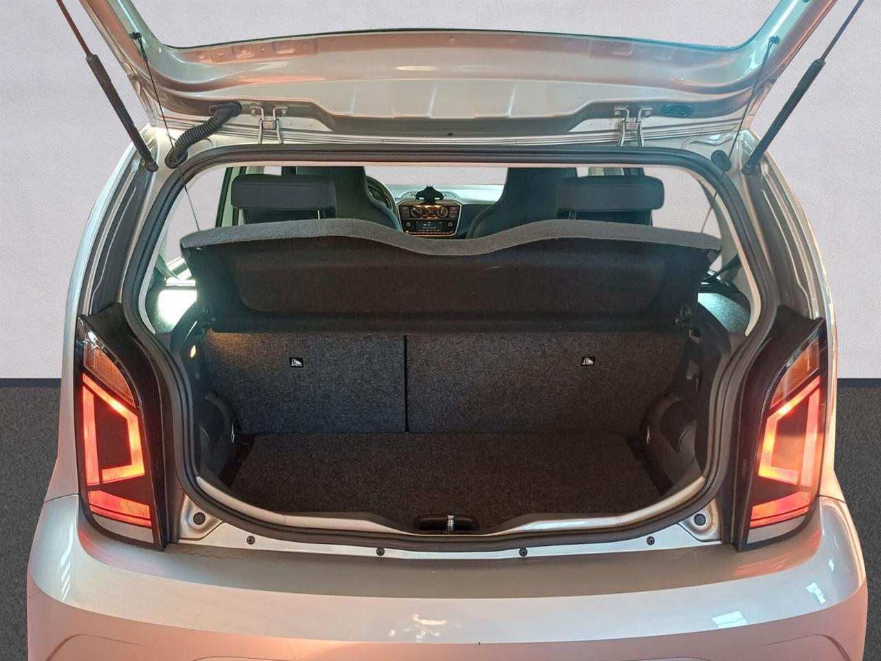 Volkswagen up! 1.0 5p. move | €160 al mese