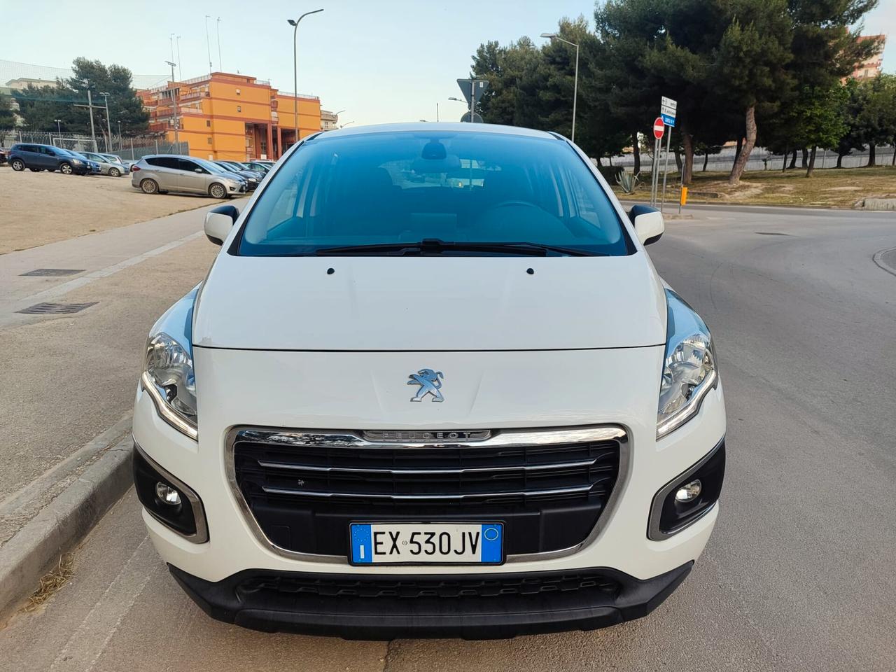 Peugeot 3008 1.6 HDi 115CV Active!!