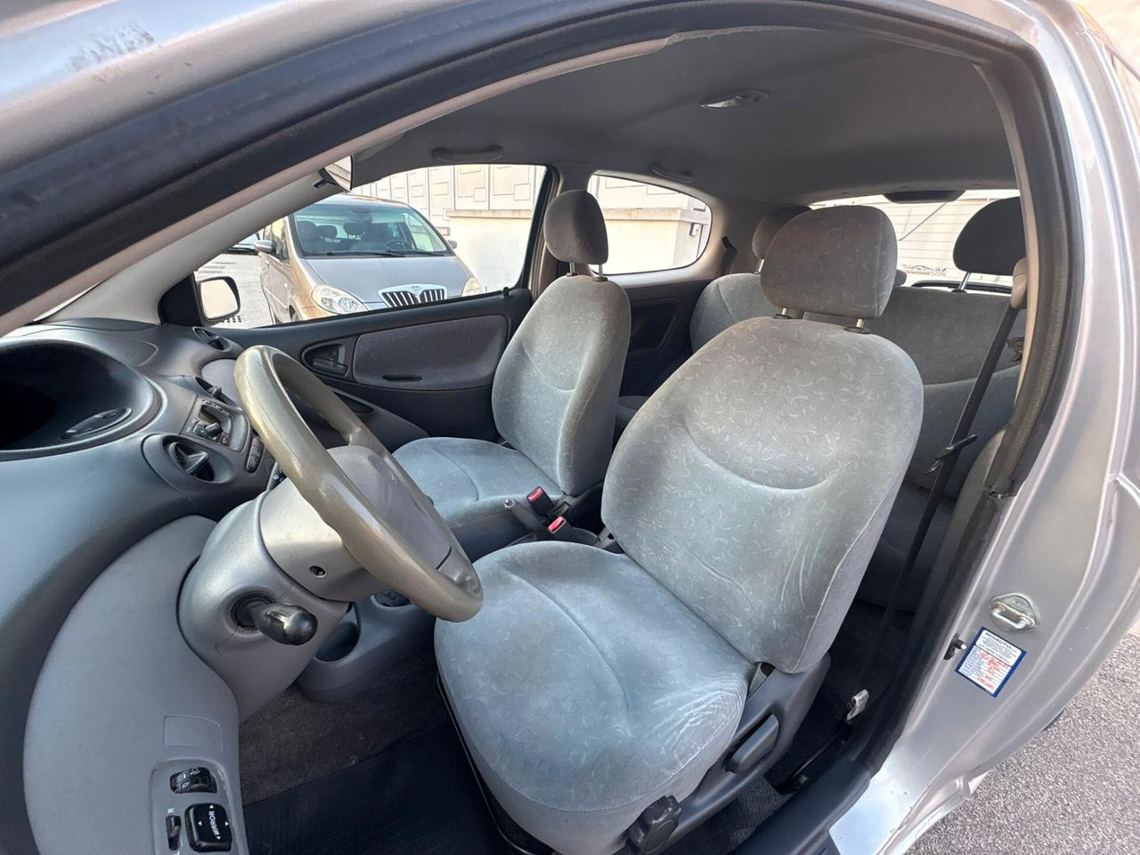 Toyota Yaris 1.0i 16V cat 3 porte