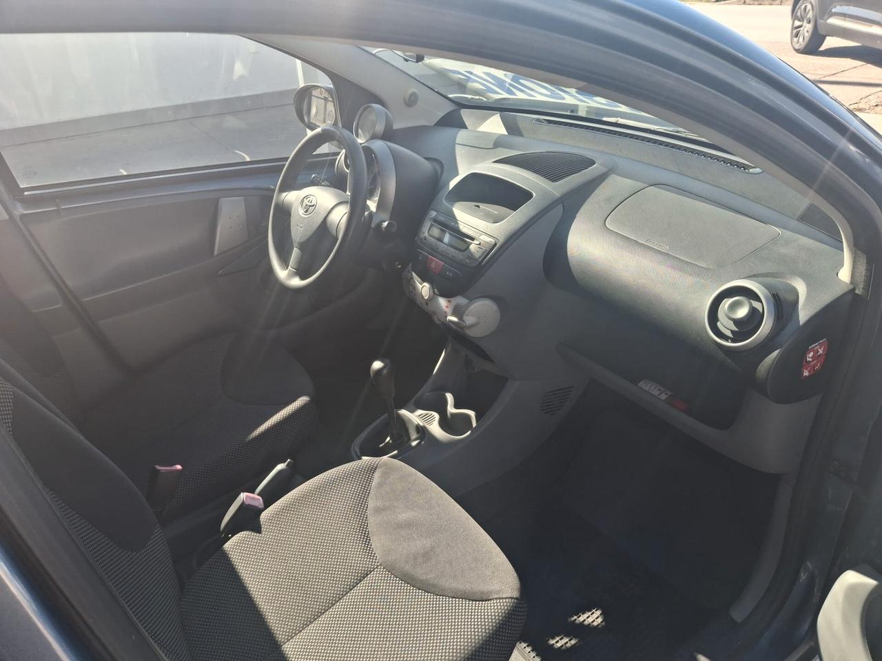 Toyota Aygo 1.0 12V VVT-i 5 porte Sol