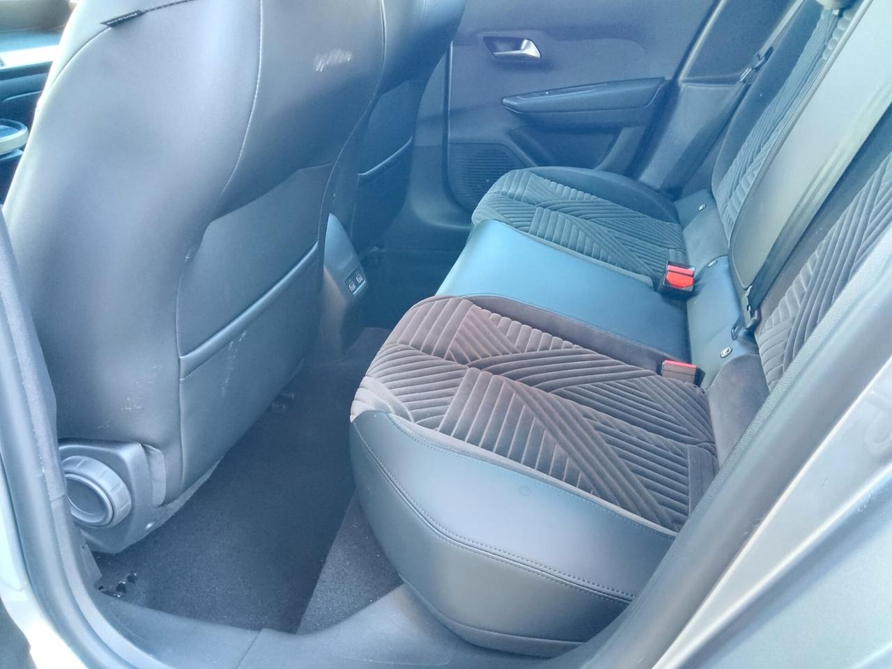 Lancia Ypsilon Hybrid e-DCT LX