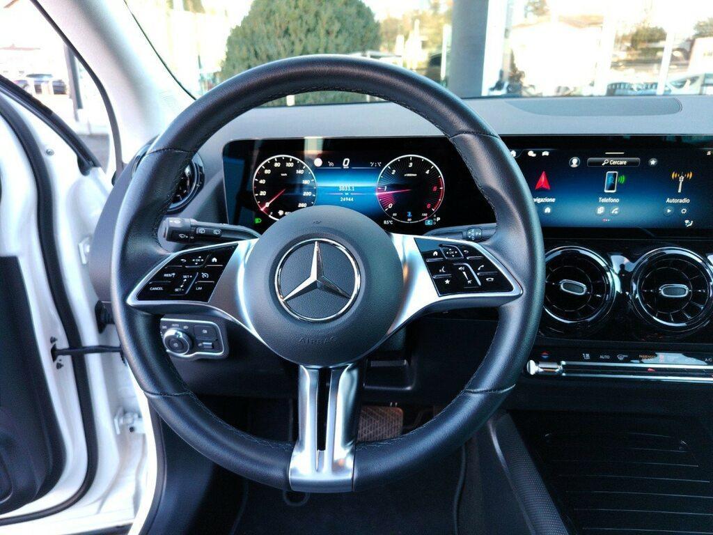 Mercedes GLA 180 180 D Advanced 8G-DCT