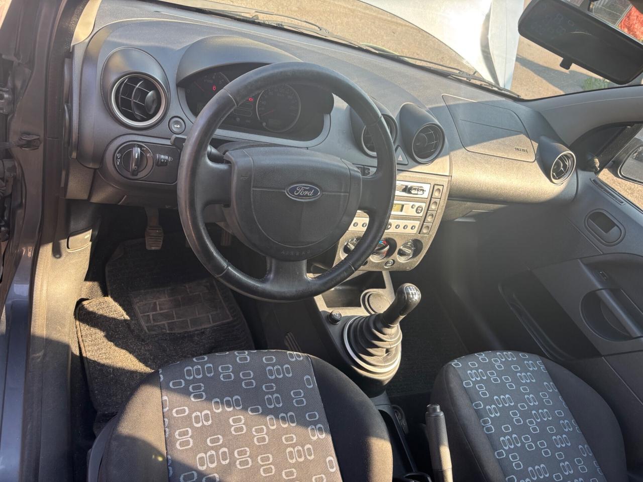 Ford Fiesta 1.2 16V 5p. Ghia