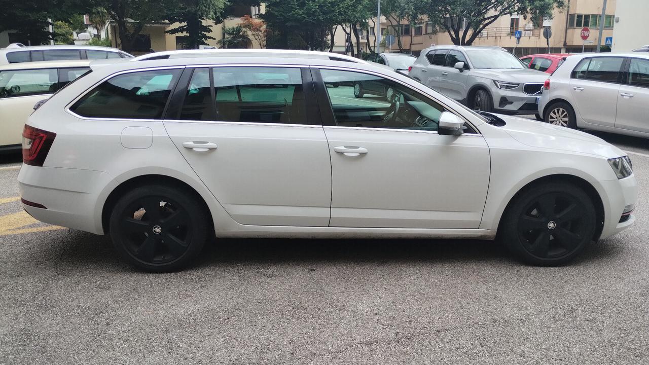 Skoda Octavia 1.6 TDI CR 115 CV DSG Wagon Executive