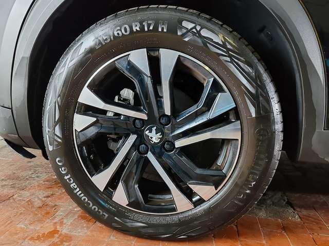 Peugeot 2008 1.2 130cv Allure con Car Play + Telecamera
