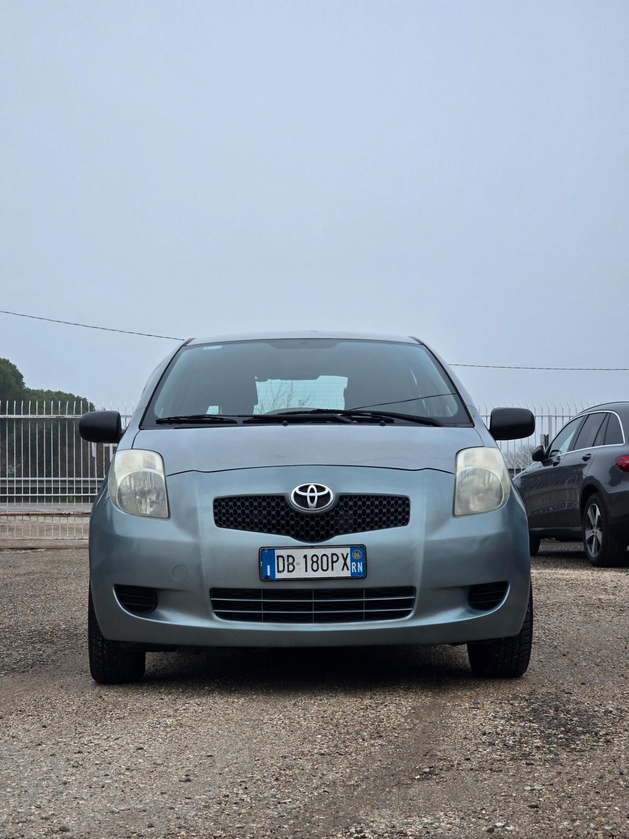 Toyota Yaris 1.0 5 porte