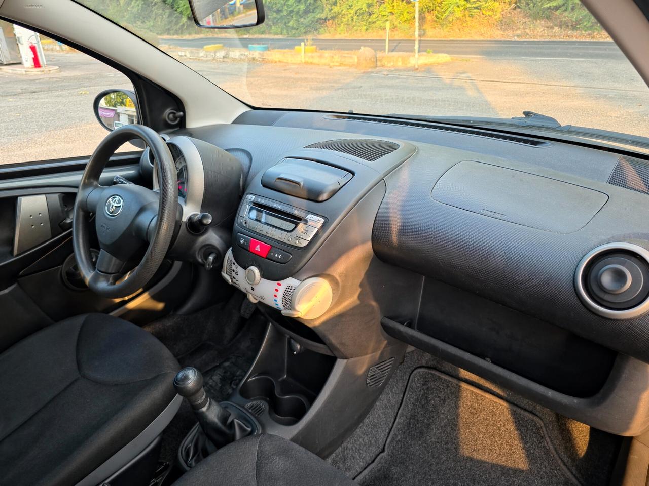 Toyota Aygo 1.0 12V VVT-i 5 porte Cool Soda Connect CV-68 E5B Manuale NEO 2014