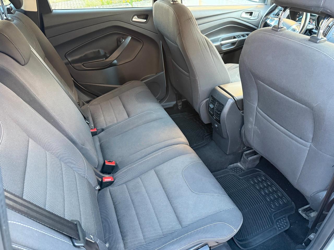 Ford Kuga 2.0 TDCI 120 CV S&S 2WD Bus. Privato Vende