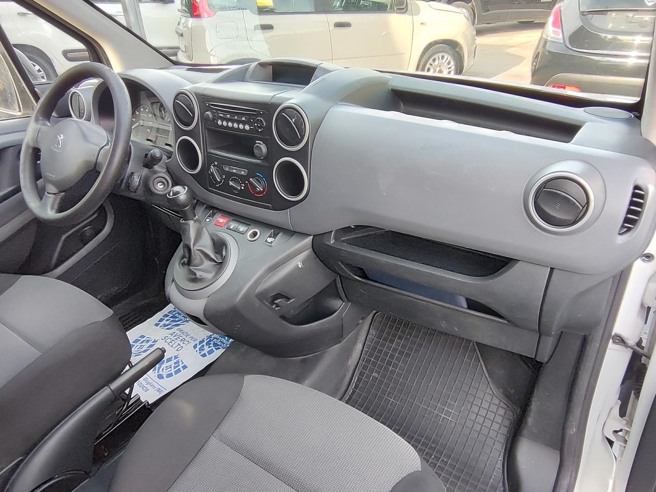 Peugeot Partner maxi prolungato 5 posti