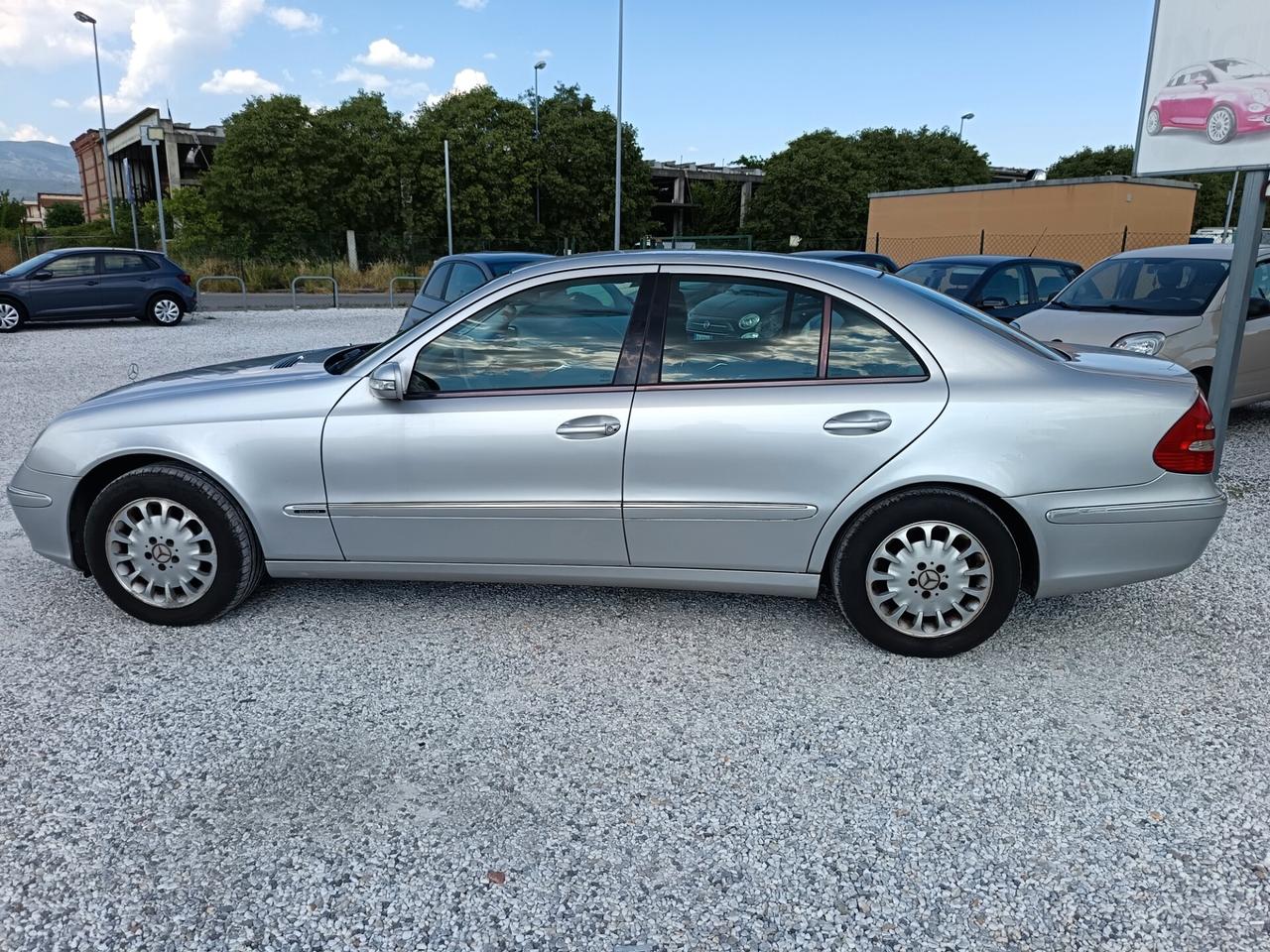 Mercedes-benz E 270 CDI cat Elegance