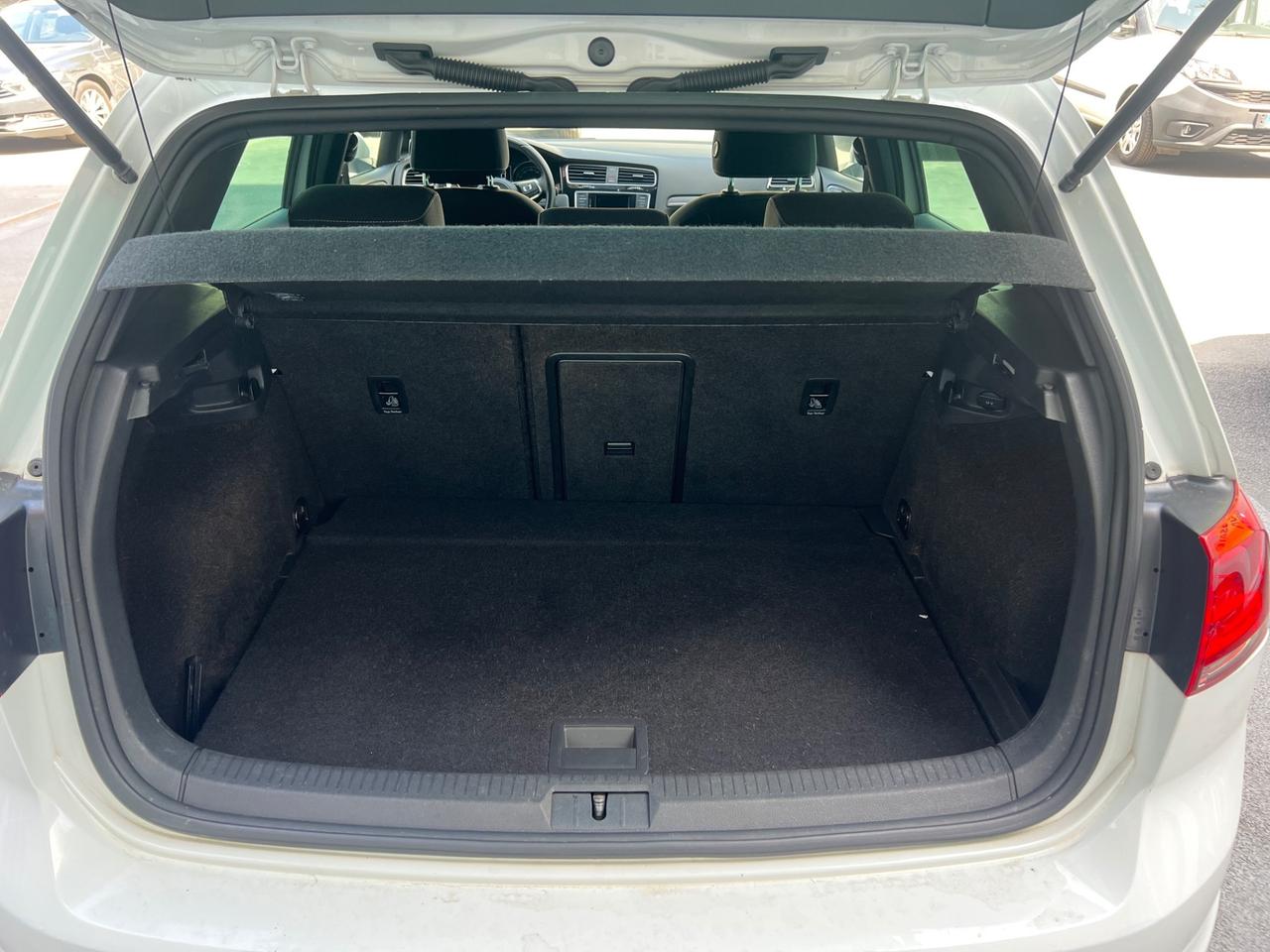 Volkswagen Golf VII 5p 1.6 tdi R-Line 110cv