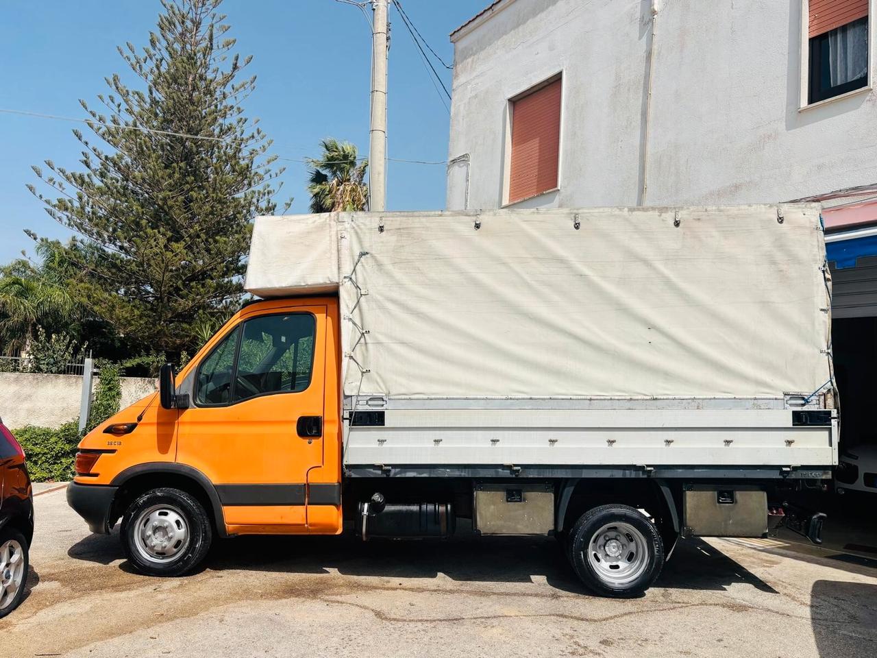 IVECO DAILY (CABINATO)