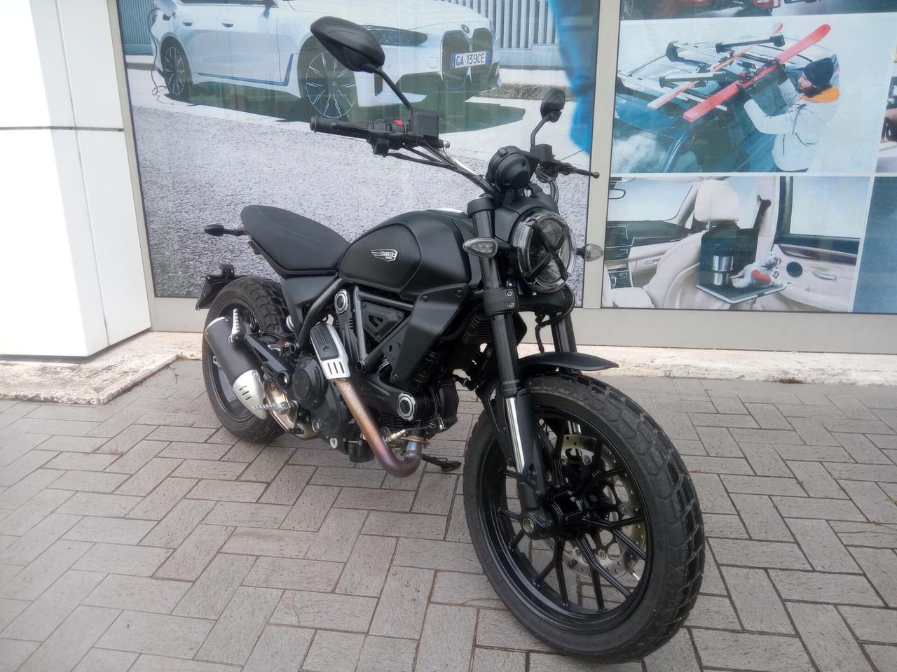Ducati Scrambler 800 Icon Dark