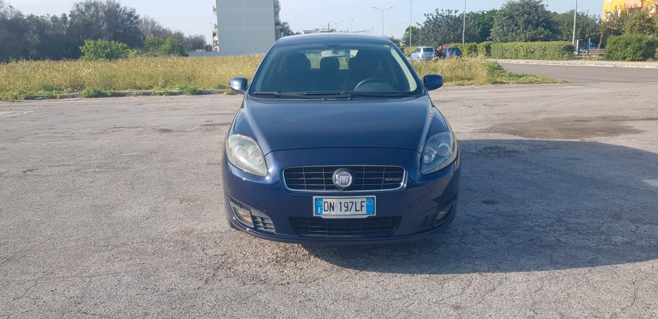 Fiat Croma 1.9 Multijet Emotion