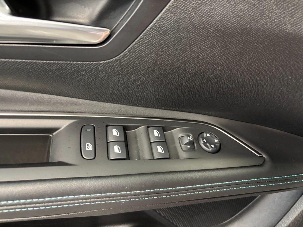 Peugeot 5008 7 Posti EAT8 Allure Pack 1.5 Diesel
