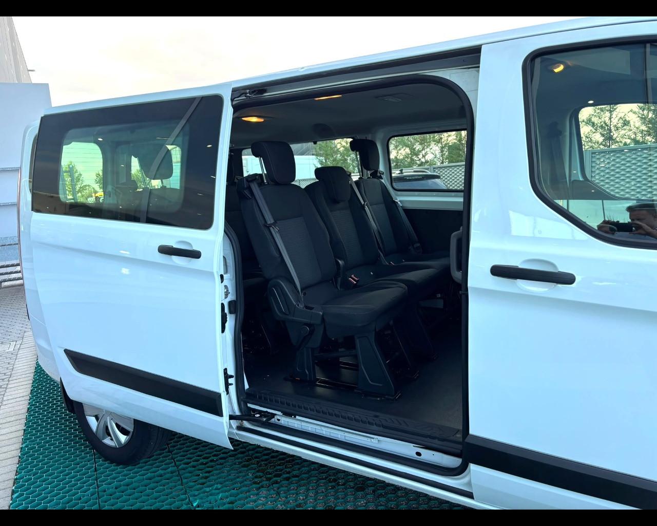 FORD Transit Custom 320 2018 - Transit Custom 320 2.0 tdci 150cv Trend combi L2H1 E6.2