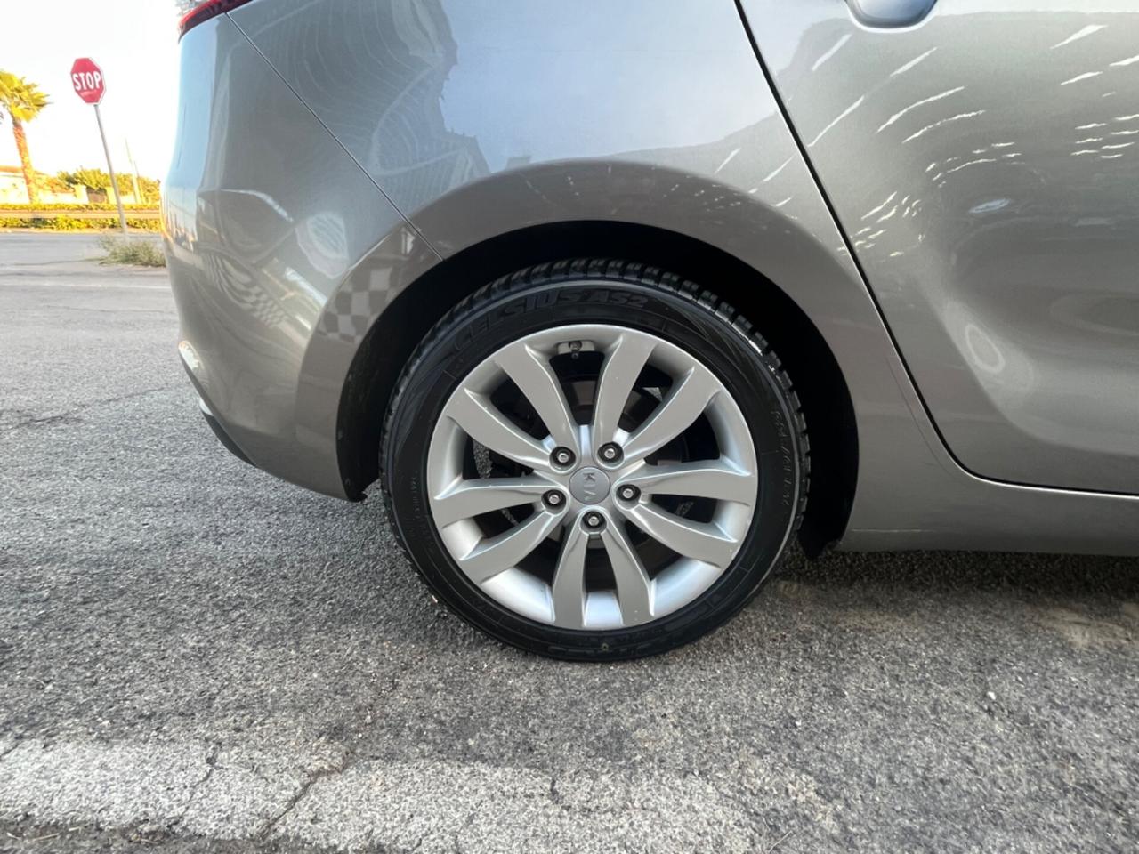 Kia Carens 1.7 CRDi 7 Posti Unipro 2015