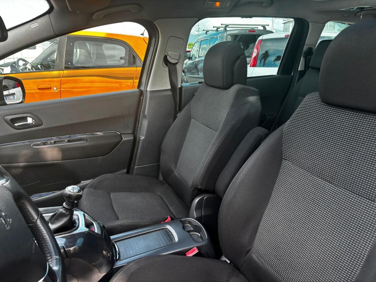 Peugeot 5008 1.6 HDi 112CV Premium