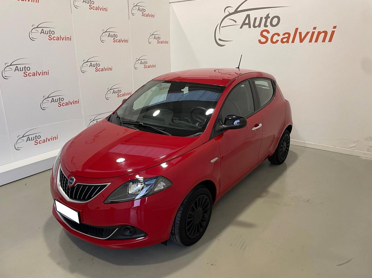 Lancia Ypsilon 1.0 FireFly 5 porte S&S Hybrid Silver