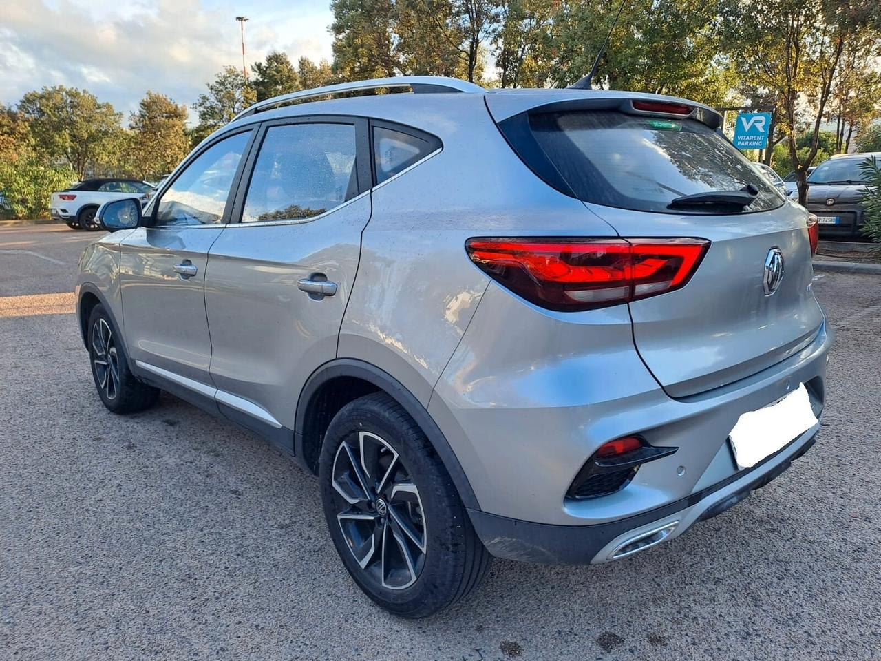 Mg ZS LUXURY PASSAGGIO INCLUSO