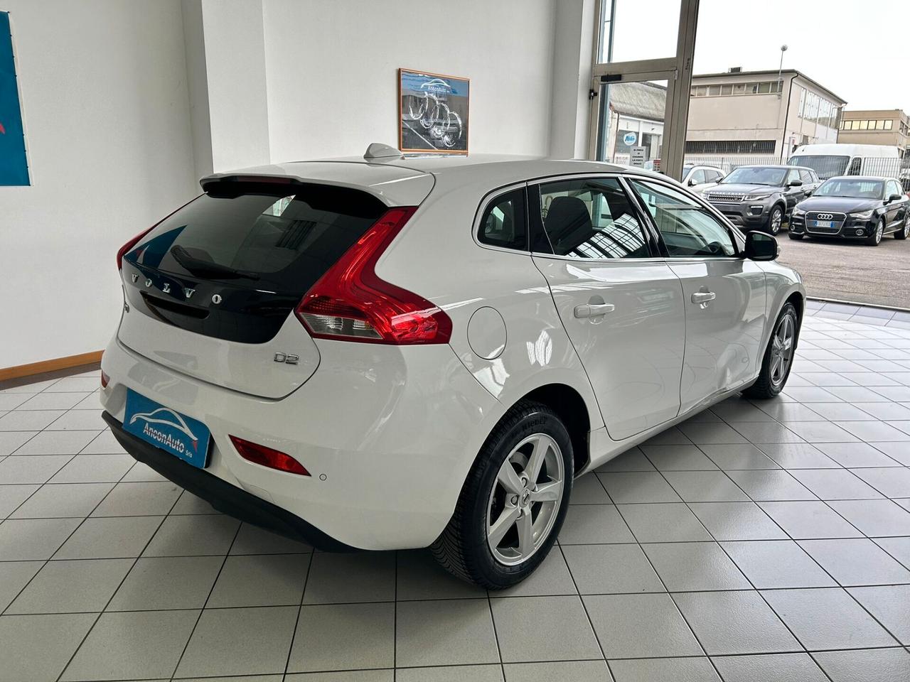 Volvo V40 2.0 D2 X NEOPATENTATI 2017