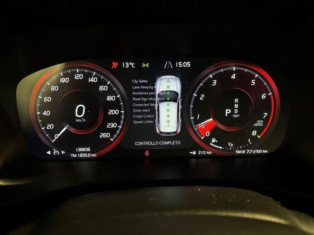 VOLVO XC40 T2 Geartronic Momentum N1