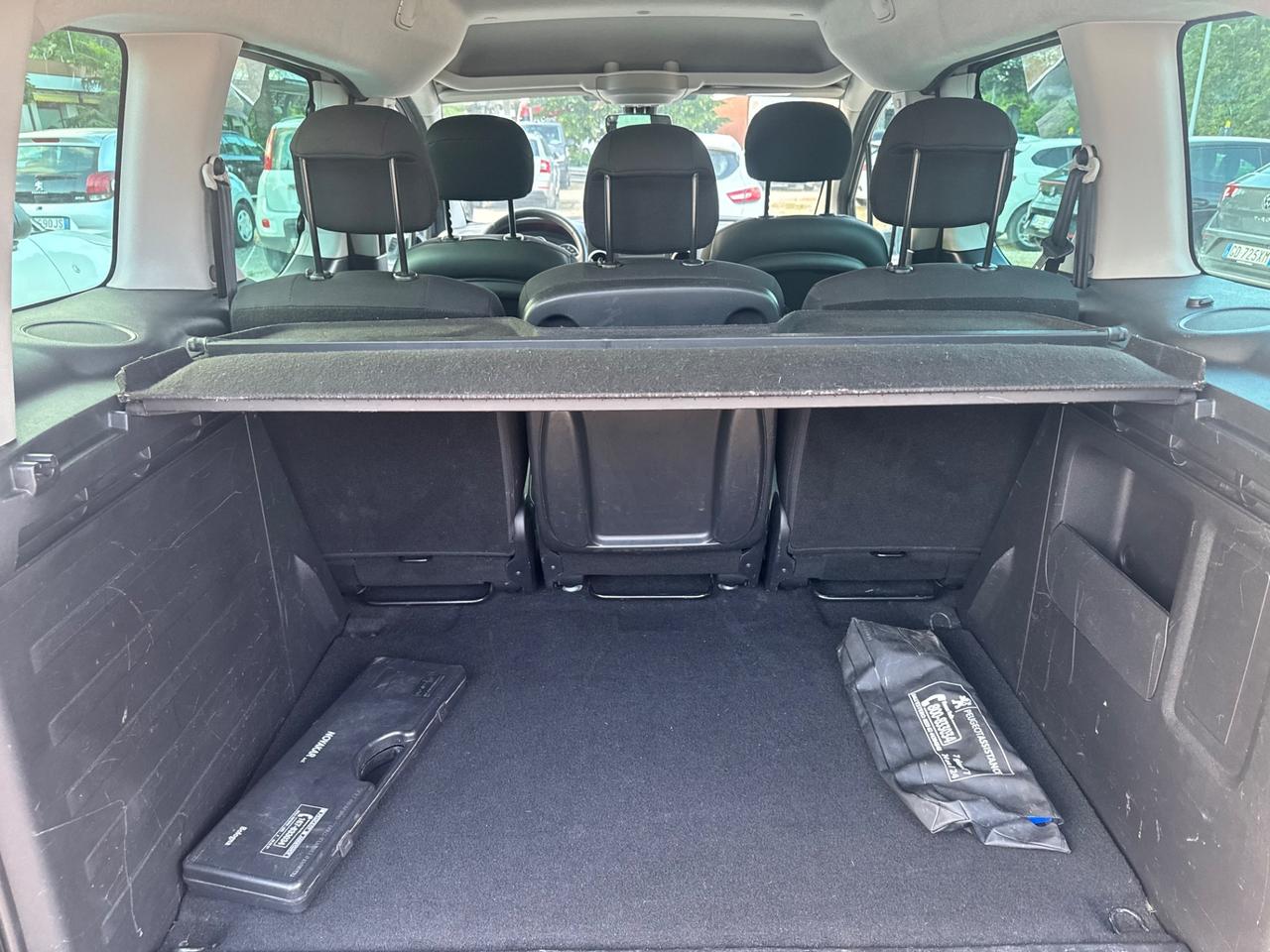 Peugeot Partner Tepee 1.6 BlueHDi 100 Outdoor