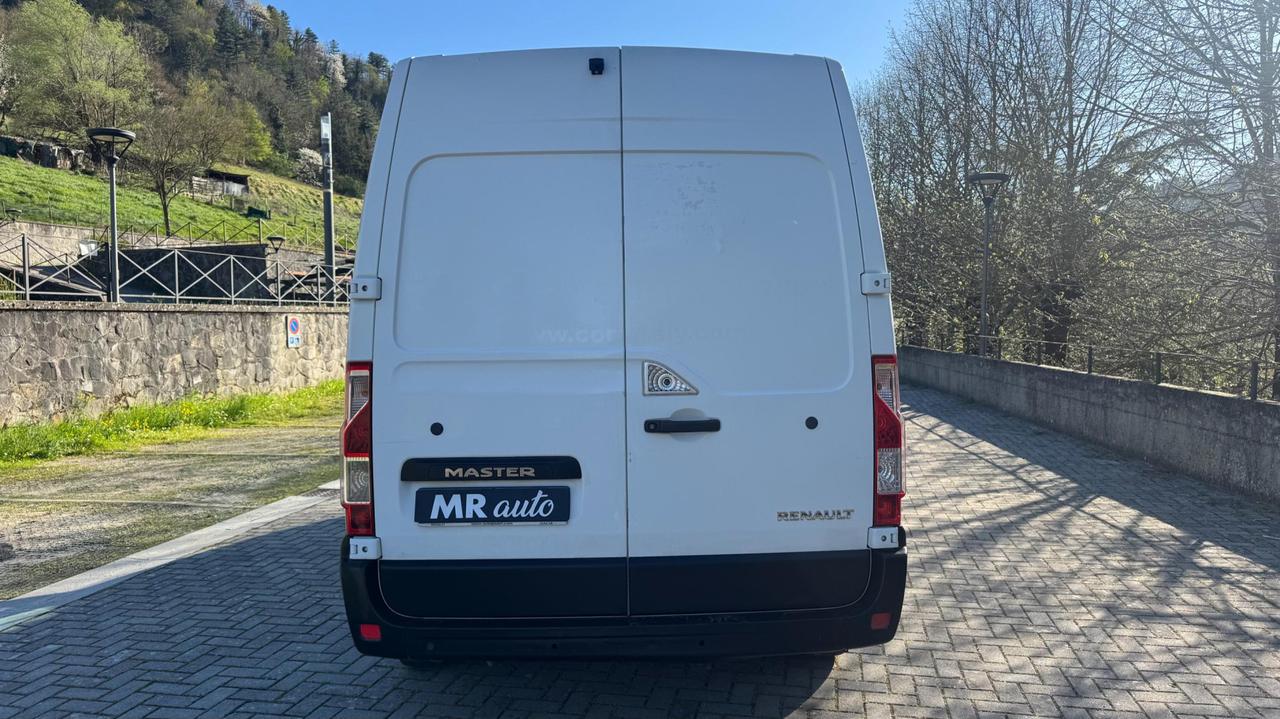 RENAULT Master T33 2.3 dci 125cv L2H2 E5