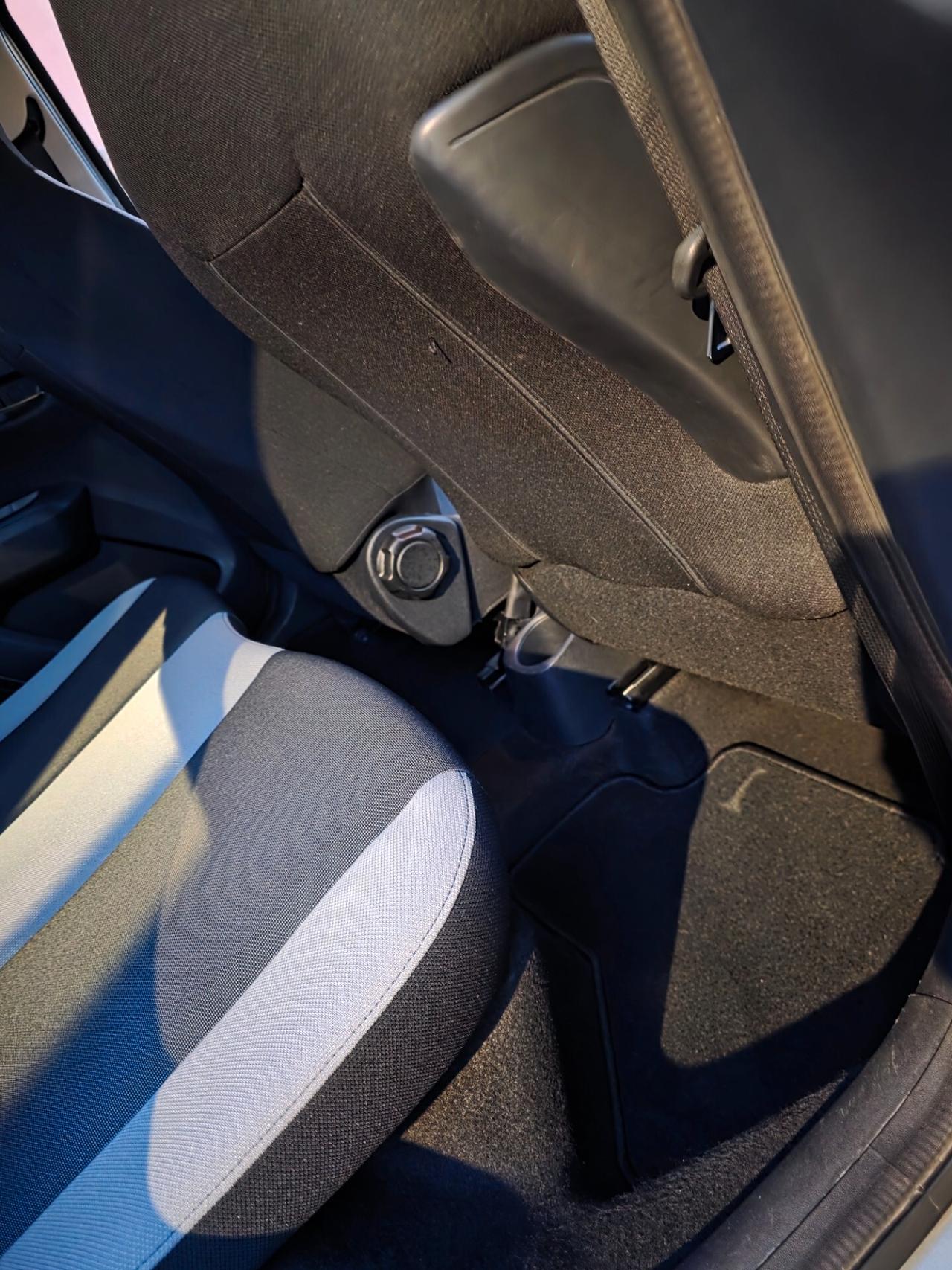 Toyota Aygo 1.0 VVT-i 69 CV 5 porte x-play