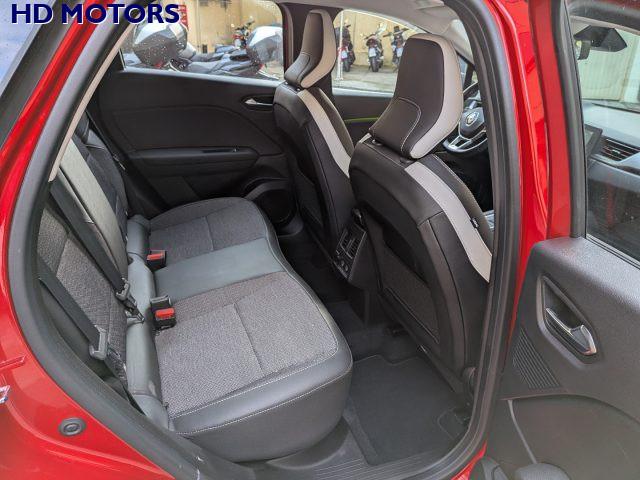 RENAULT Captur MILD hybrid intens 140 cv