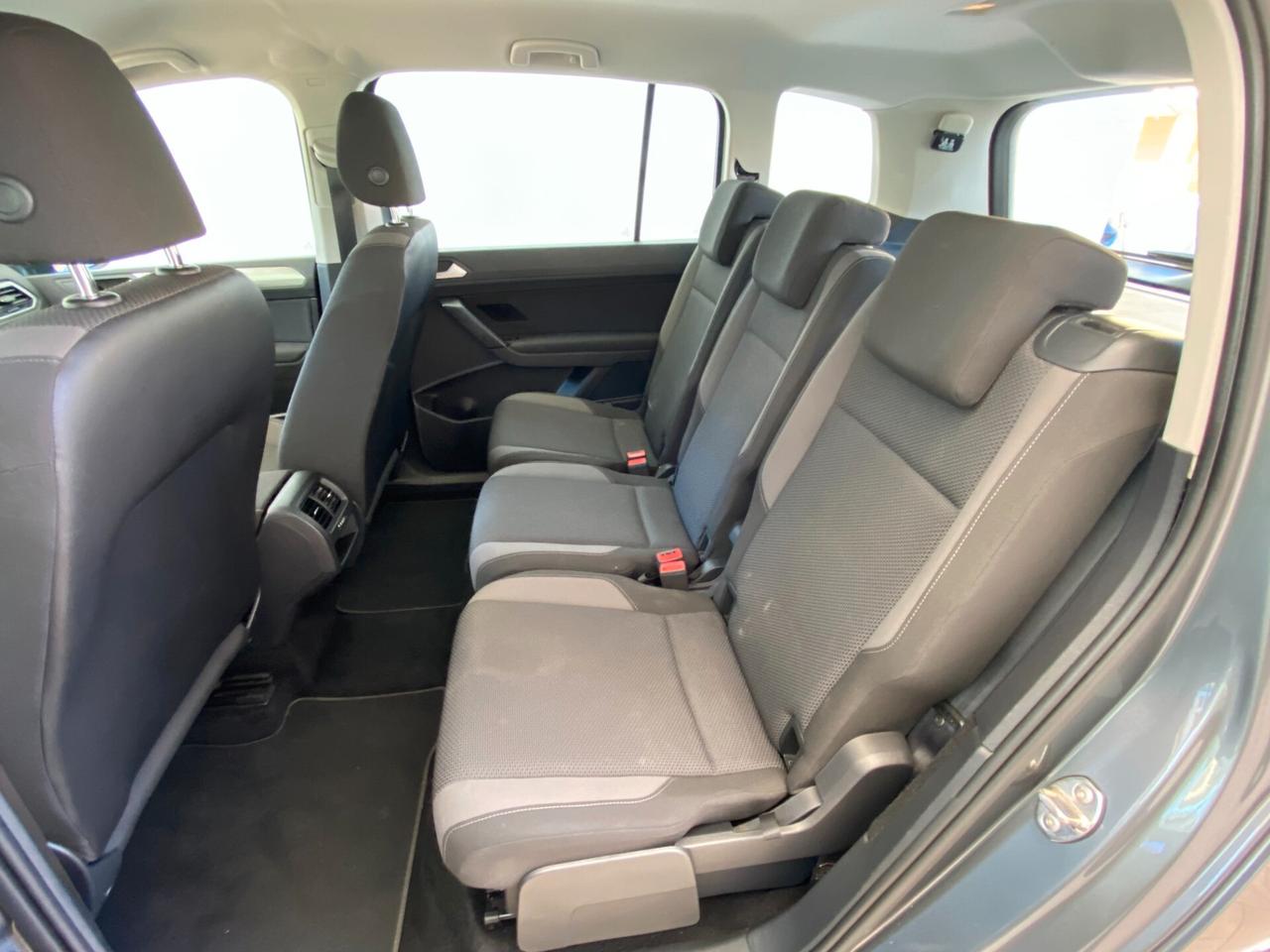 VOLKSWAGEN TOURAN 1.6 TDI COMFORTLINE 7 POSTI