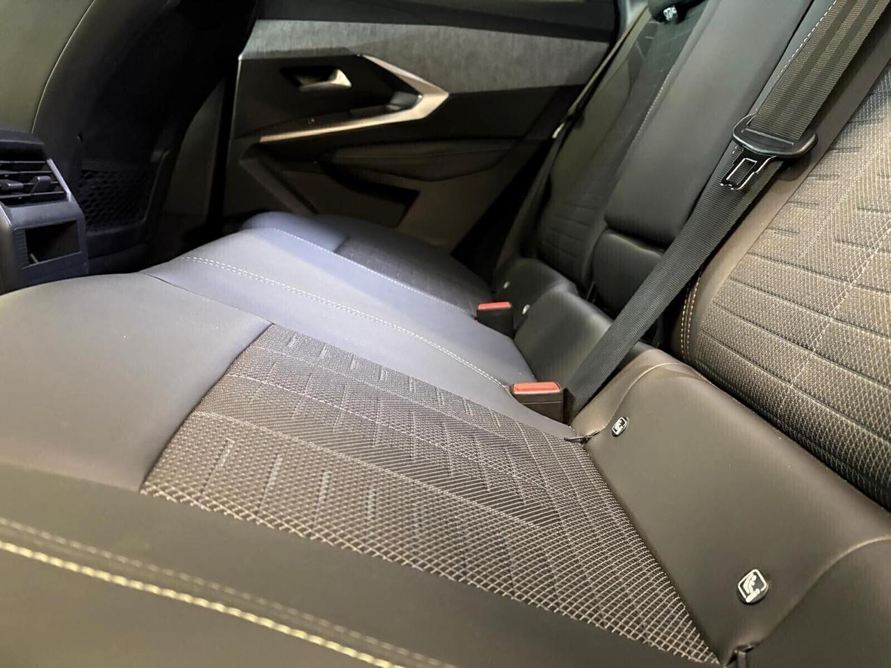 Peugeot 3008 GT Hybrid 145 e-DCS6 SPOTICAR