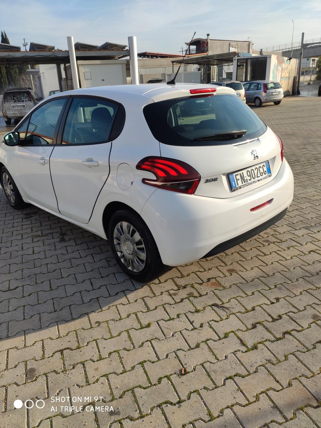 Peugeot 208 PureTech 82 5p. GPL Active