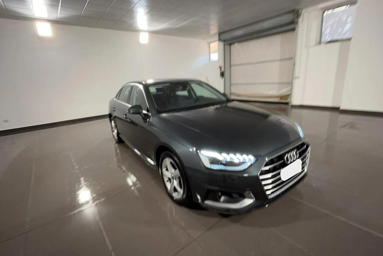 Audi A4 40 TDI quattro S tronic Business Advanced