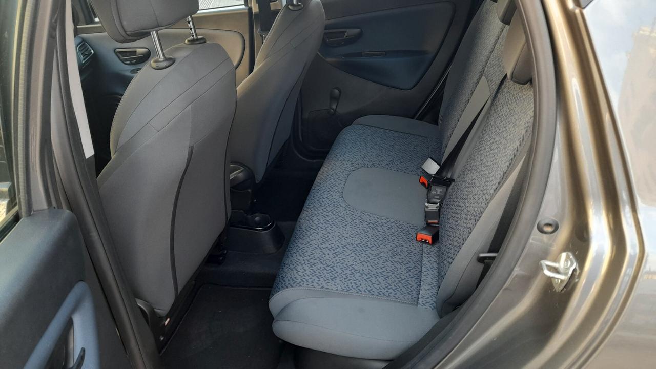 Lancia Ypsilon 1.0 FireFly 5 porte S&S Hybrid Gold Plus