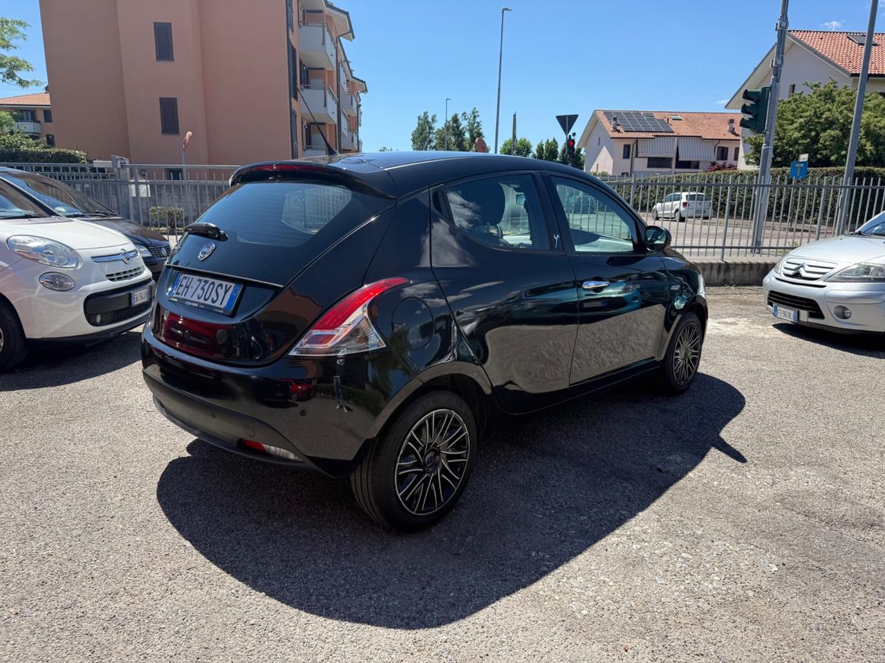 Lancia Ypsilon 0.9 TwinAir 85 CV 5 porte S&S Platinum
