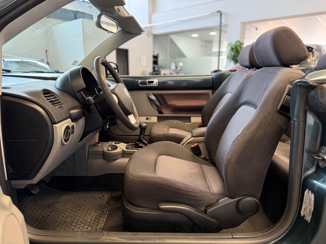 Volkswagen New Beetle 1.6 Cabrio
