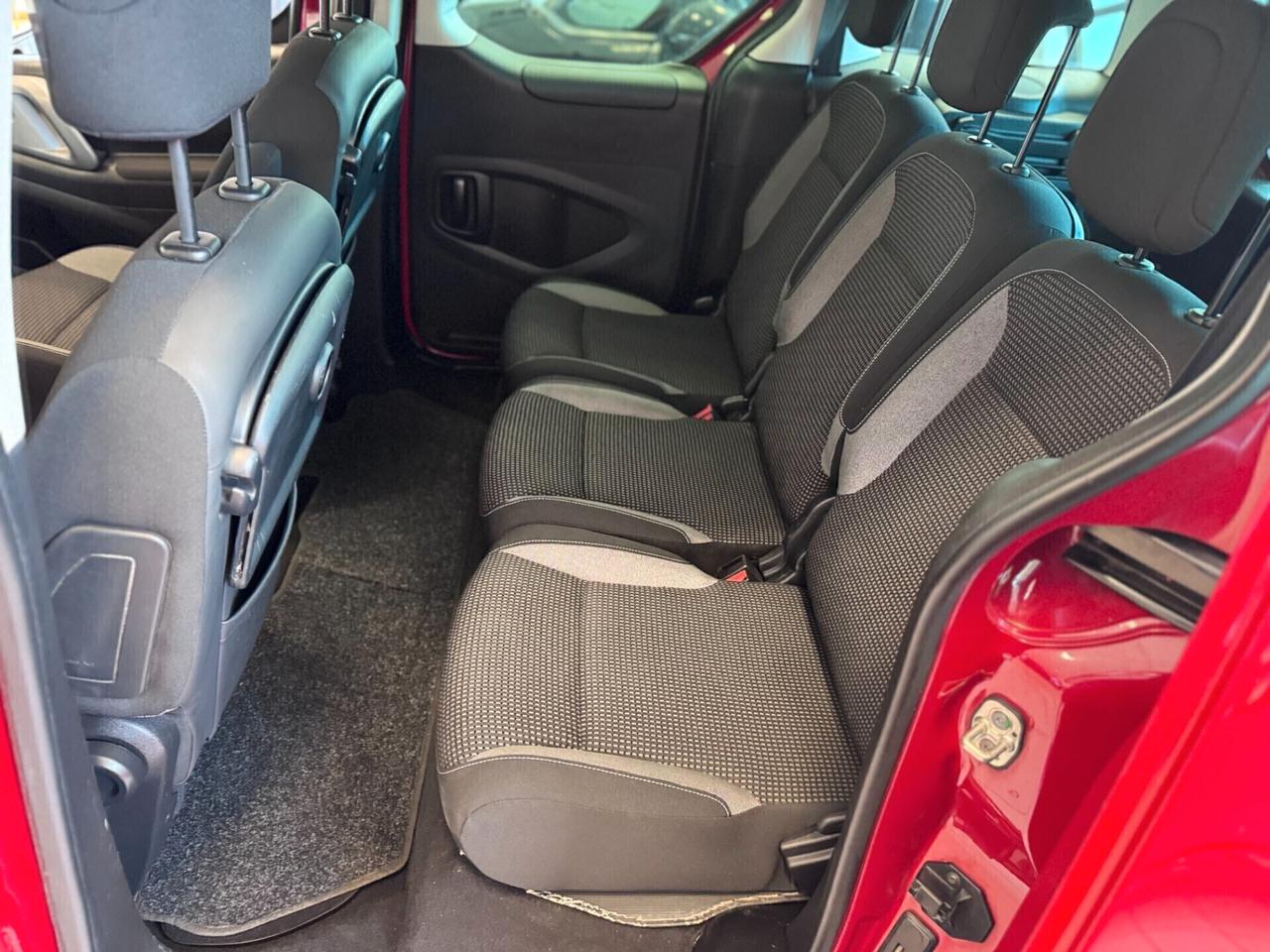 Peugeot Partner Tepee BlueHDi 100 Outdoor