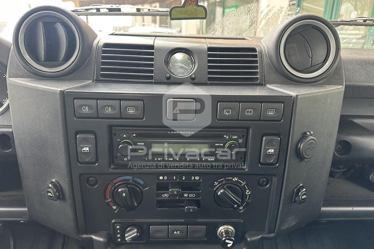 LAND ROVER Defender 90 2.4 TD4 Station Wagon SE