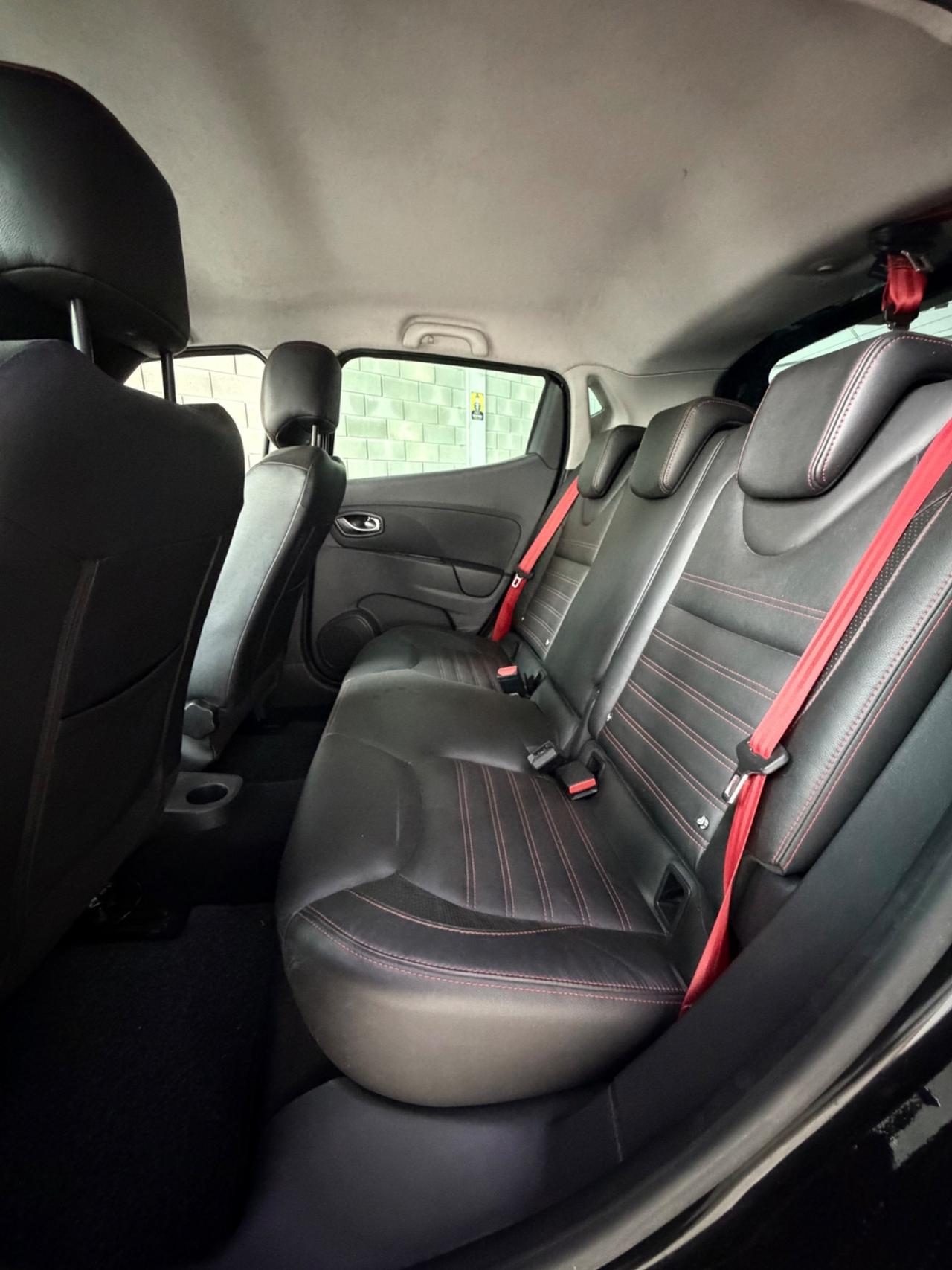 Renault Clio TCe 220CV R.S. Trophy